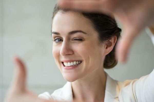 Quels sont les avantages et les inconvénients des lentilles de contact implantables ICL ?